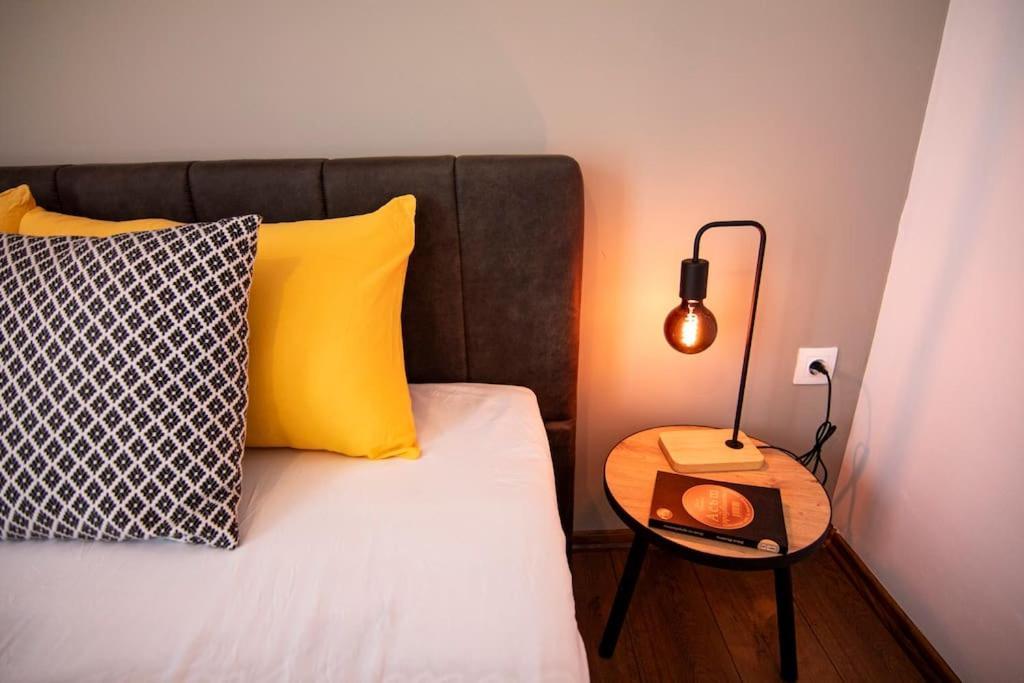 With Private Parking Apartament